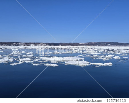 冬季北海道網走流冰巡航 125756213