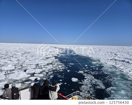 冬季北海道網走流冰巡航 125756430