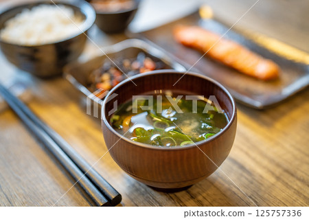 [Japanese food] Japanese-style breakfast 125757336