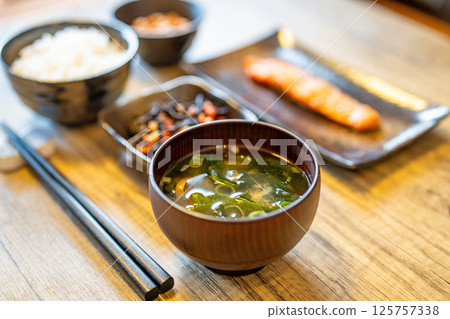 [Japanese food] Japanese-style breakfast 125757338