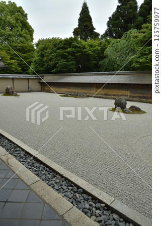 World Heritage Site Ryoanji Temple Rock Garden (Ukyo Ward, Kyoto City) 125759977