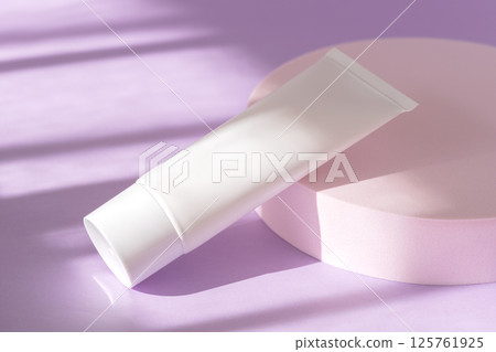 Beauty cosmetic cream lotion stand background. Cosmetics brand mockup on podium pedestal showcase. Skincare product template, sunscreen tube product presentation mock up. White packaging creme 125761925