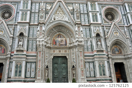 Italy, Florence, Duomo, facade, lower center 125762125