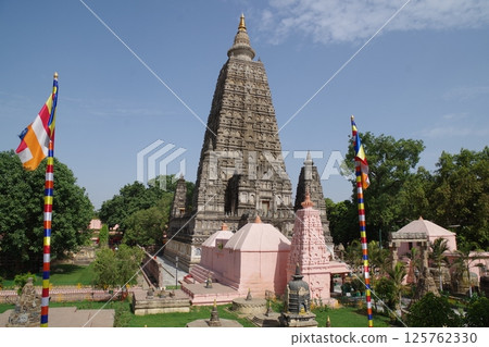 India: The four major Buddhist holy sites, World Heritage Site Mahabodhi Temple in Bodh Gaya 125762330