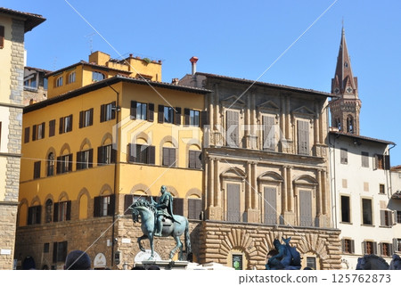 Talia, Florence, Piazza della Signoria, Equestrian statue of Cosimo I de' Medici 125762873