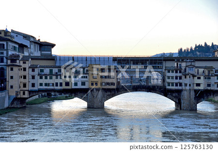 Italy, Florence, Arno River, Ponte Vecchio Italy, Florence, Arno River, Ponte Vecchio 125763130