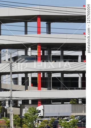 Logistics center and trucks Logistics center and trucks 125766004
