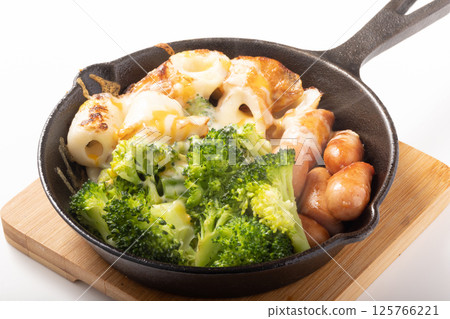 Sausage, broccoli and chikuwa cheese grilled 125766221