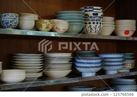 Japan Tableware on the shelf Japan Tableware on the shelf 125766566