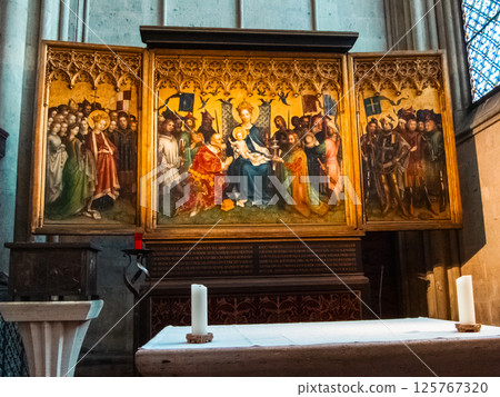 科隆大教堂，該市守護神的祭壇畫 125767320