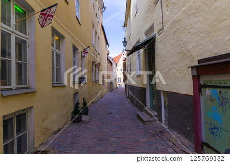 [Estonia] Tallinn cityscape 125769382