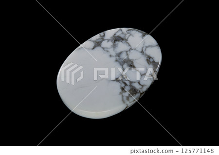 Howlite Patterns drawn by nature 125771148