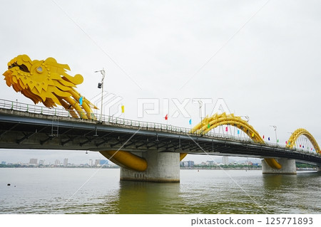 Vietnam Da Nang cityscape and Dragon Bridge 125771893