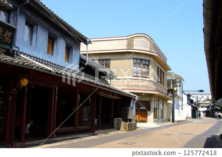 The charming, retro streetscape of Buzen Kaido in Yamaga City, Kumamoto Prefecture (Sōmon area) 125772418