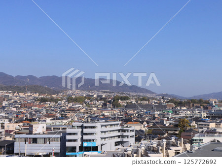 從西宮市門童藥神站附近眺望六甲山 125772692