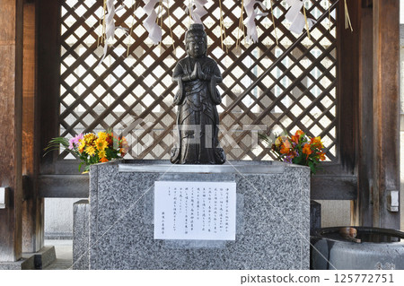 善國寺的行行菩薩(東京都新宿區神樂坂) 善國寺的行行菩薩(東京都新宿區神樂坂) 125772751