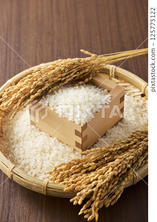 rice in a bowl 125775122