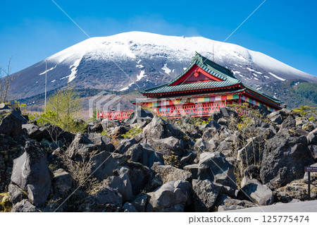 Snow-covered Mt. Asama and the Mt. Asama Kannondo Hall at Onioshidashi Garden Snow-covered Mt. Asama and the Mt. Asama Kannondo Hall at Onioshidashi Garden 125775474