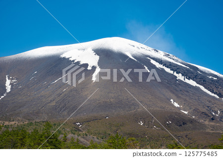 剩下的雪的淺間山 剩下的雪的淺間山 125775485