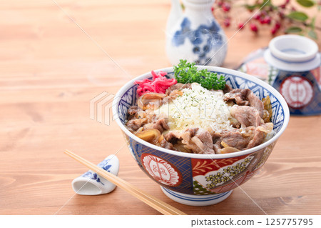 芝士牛肉碗 125775795
