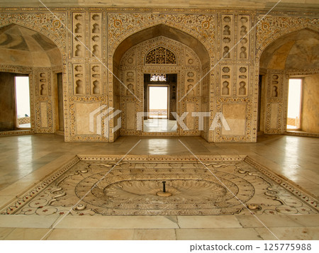 阿格拉城堡Mussanman Burj 125775988