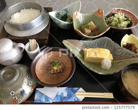 旅館早餐(鍋子煮的米飯) 旅館早餐(鍋子煮的米飯) 125777579