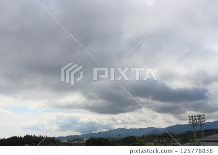多雲的天空 多雲的天空 125778838