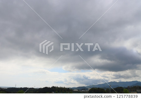 多雲的天空 多雲的天空 125778839