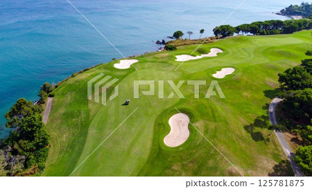 高爾夫球場圖像背景素材16:9尺寸AI生成素材 高爾夫球場圖像背景素材16:9尺寸AI生成素材 125781875