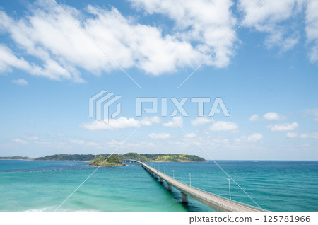 Tsunoshima Bridge, a bridge spanning the beautiful sea, a scenic spot in Yamaguchi Prefecture Tsunoshima Bridge, a bridge spanning the beautiful sea, a scenic spot in Yamaguchi Prefecture 125781966