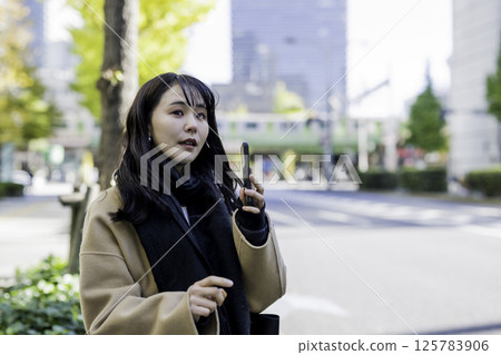 年輕的商界女強人 125783906