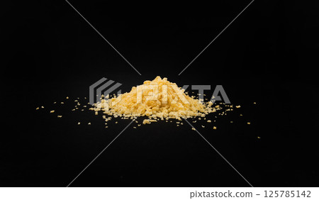 Bread crumbs, scattered breadcrumbs, crushed rusk bread crumbs for nuggets, panko 125785142