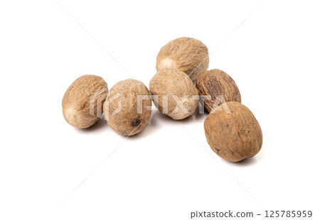 Nutmeg Isolated, Myristica Fragrans Fruit, Dry Spicy Nutmeg Powder, Grated Whole Muscat Nut, Nut Meg 125785959