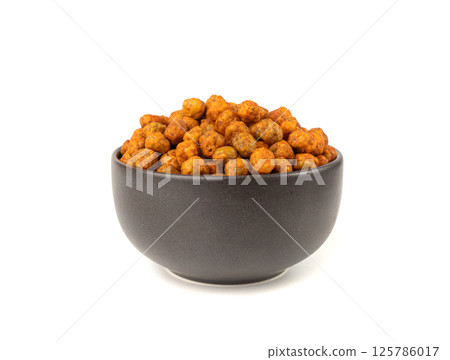 Roasted chickpeas, leblebi pile, spicy fried chana, crispy chick peas with mint and spices, east snack 125786017