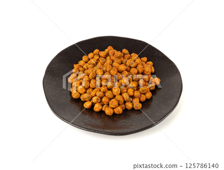 Roasted chickpeas, leblebi pile, spicy fried chana, crispy chick peas with mint and spices, east snack 125786140