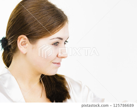Girl with no makeup 125786689