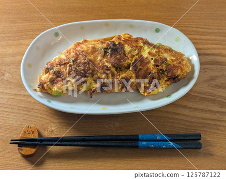 Egg roll with natto 125787122