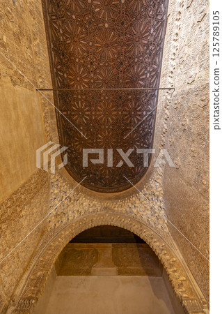 Arabic interiors of Nasrid Palace, Alhambra palace comple, Generalife and Albayzin (Generalife y Albaicin de Granada), UNESCO site, Granada, Andalusia, Spain 125789105