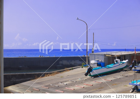 The blue sea of Wada Fishing Port in Wada-cho, Minamiboso City, Chiba Prefecture The blue sea of Wada Fishing Port in Wada-cho, Minamiboso City, Chiba Prefecture 125789851