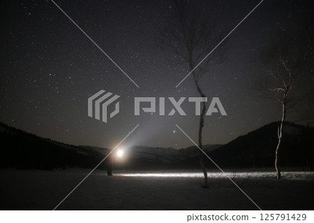 尾瀨的雪地和星空 尾瀨的雪地和星空 125791429