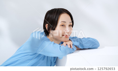 中年女人肖像 中年女人肖像 125792653