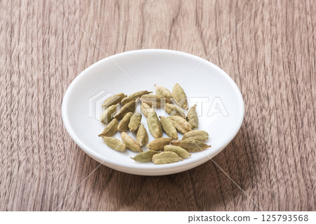 Cardamom spice cooking spice curry spice queen of spices cooking ingredients image material Cardamom spice cooking spice curry spice queen of spices cooking ingredients image material 125793568