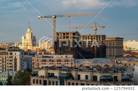 Construction of the Lavrushensky residential complex in the center of the Russian capital. 125794932