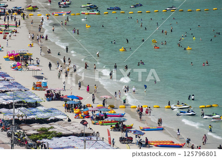 THAILAND PATTAYA KO LAN ISLAND TAWAEN BEACH 125796801