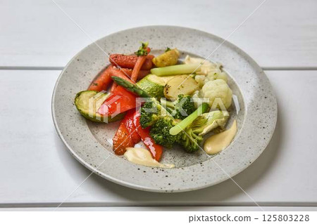 Steamed Mixed Vegetables with Creamy Sauce 125803228
