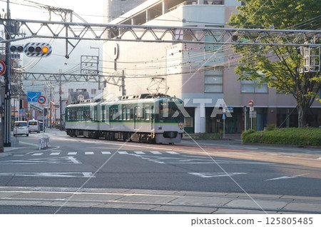 京阪電鐵700系列車(濱大津站交叉口) 京阪電鐵700系列車(濱大津站交叉口) 125805485