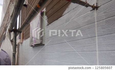 Exterior wall painting 125805607
