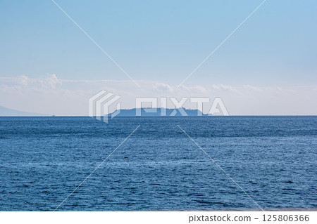 Hatsushima Island seen from Atami 125806366