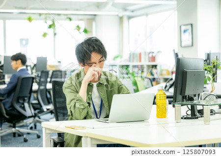 Asthenopia businessman 125807093