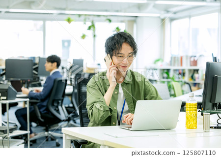 工程師男性辦公室 125807110